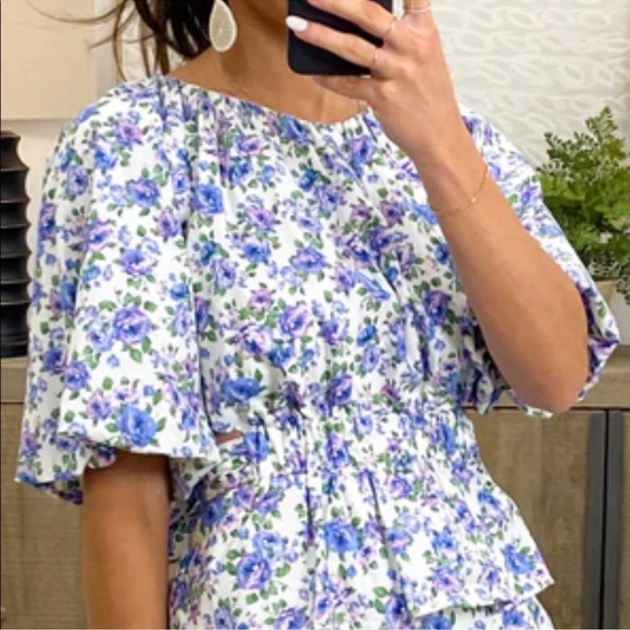 TALULAH Tops - TALULAH Vibrant Floral Blouse with Puff Sleeves size Small